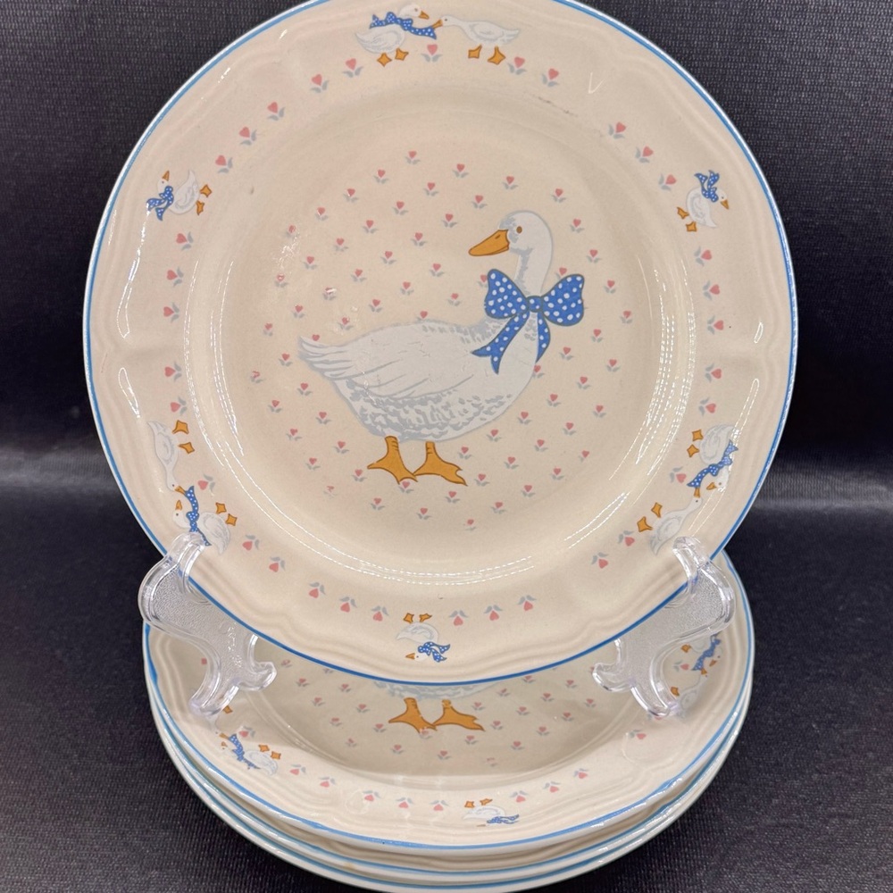 Vintage Brickoven Stoneware Aunt Rhody Goose 7.75" Dessert Salad Plates Set of 4